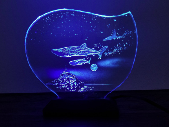 ジンベイザメ・マンタ・モンサンミッシェル　ガラスエッチングパネル・LEDスタンドセット（ランプ・ライト・照明） 8枚目の画像