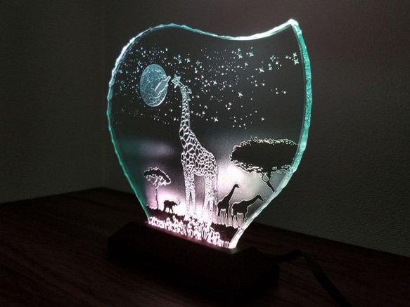 月ウサギとキリンのガラスエッチングパネル・LEDスタンドセット（ランプ・ライト・照明） 3枚目の画像