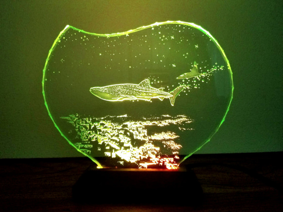 ジンベイザメ・マンタ・サントリーニ　ガラスエッチングパネル・LEDスタンドセット（ランプ・ライト・照明） 9枚目の画像