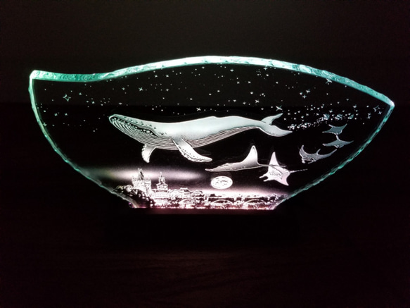 星降る夜・クジラ・マンタ/プラハ　ガラスエッチングパネル Lサイズ・LEDスタンドセット 5枚目の画像