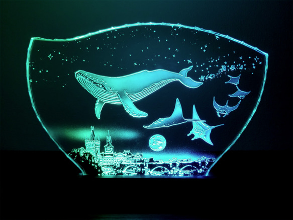 星降る夜・クジラ・マンタ/プラハ　ガラスエッチングパネル Lサイズ・LEDスタンドセット 10枚目の画像