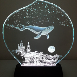 星降る夜・クジラ・プラハ　ガラスエッチングパネル Mサイズ・LEDスタンドセット（ランプ・ライト・照明） 1枚目の画像