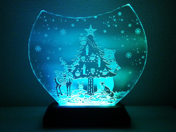 森のクリスマスのガラスエッチングパネル Mサイズ・LEDスタンドセット 3枚目の画像