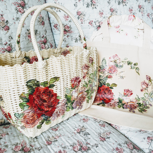 華やかレッドローズのデコパージュかごバッグ（Lサイズ－アイボリー