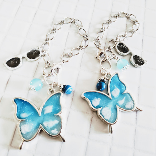 ブルーカルセドニー蝶スタンド付き共生ありちょう美しい