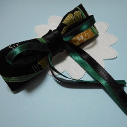正絹和柄とサテンのバレッタ（舞花胡蝶×黒緑） 1枚目の画像