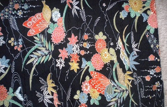 正絹和柄とサテンのバレッタ（舞花胡蝶×黒緑） 3枚目の画像