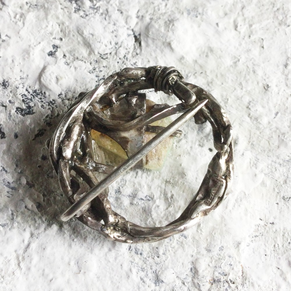 バーブドワイヤー　ペンダントネックレス　オパール＆水晶