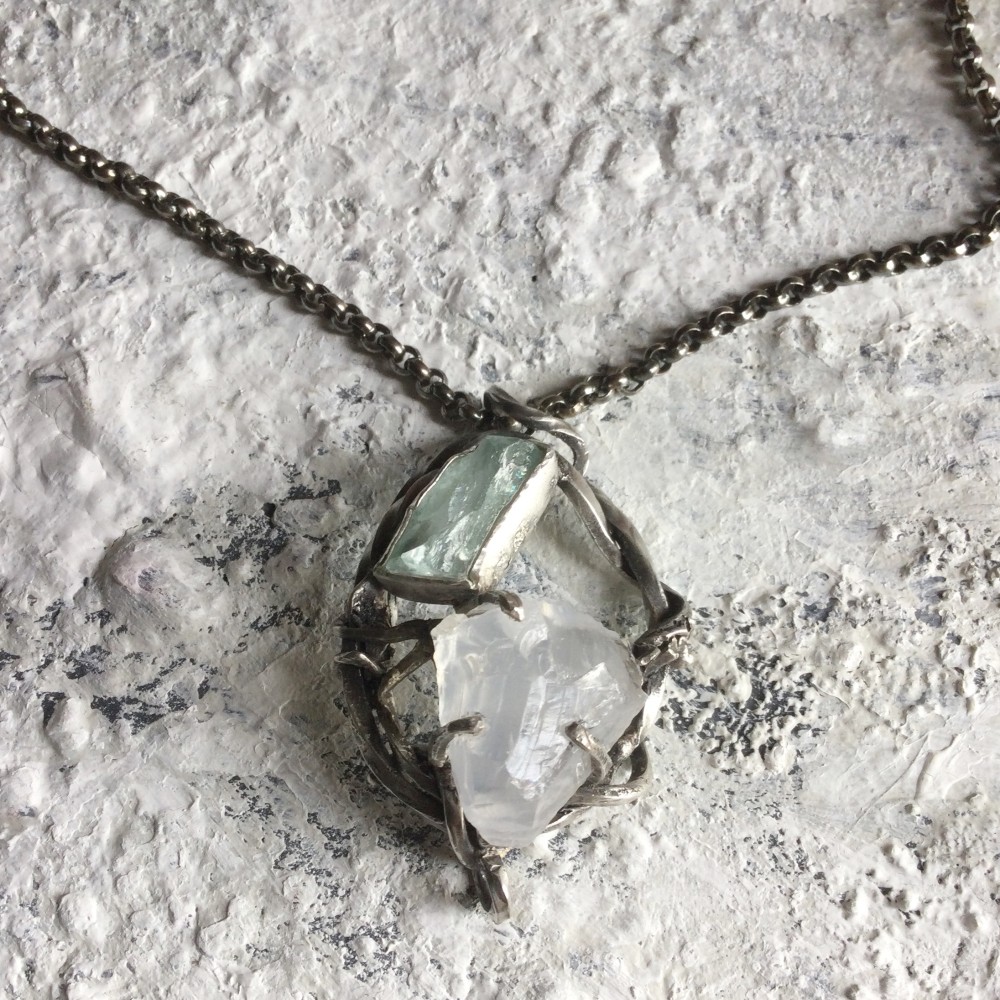 バーブドワイヤー　ペンダントネックレス　アクアマリン＆ミルキークオーツ
