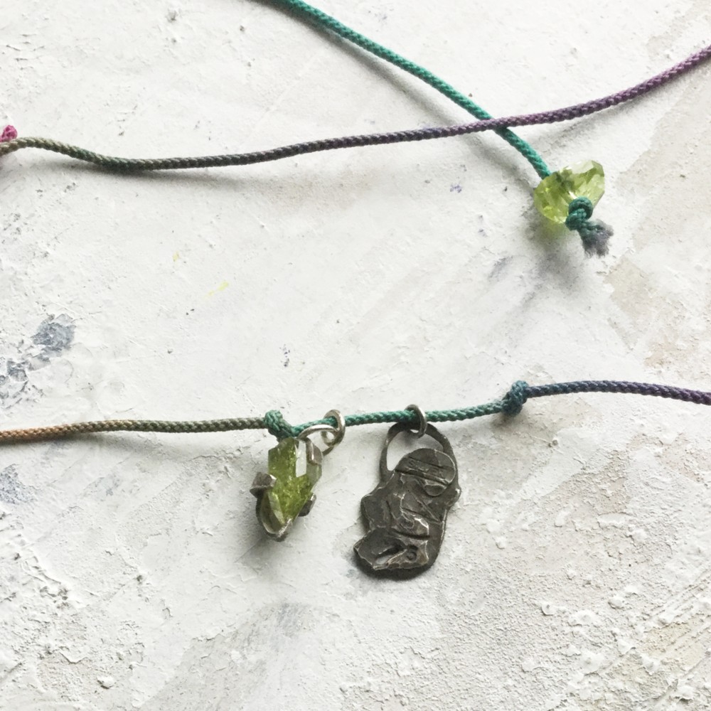 原石ネックレス　ベスビアナイト