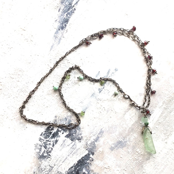 グリーンカイヤナイトが揺れる　MIXチェーン　ネックレス 1枚目の画像