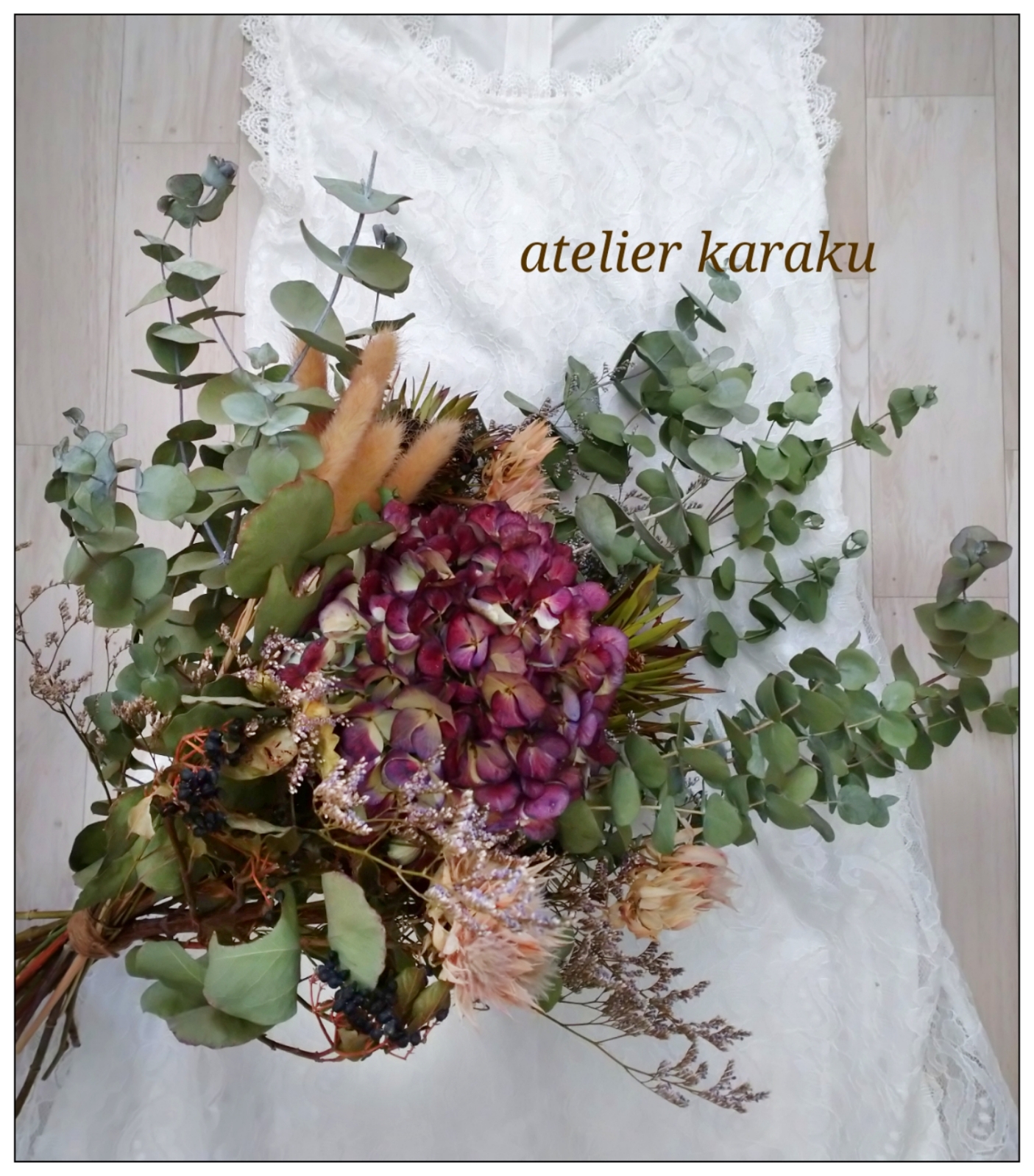 ドライフラワーとアーティフィシャルフラワーのブーケ