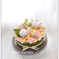 【生花】フラワーケーキ 季節のお任せ花材 ギフトフラワー 1枚目の画像