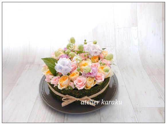 【生花】フラワーケーキ 季節のお任せ花材 ギフトフラワー 4枚目の画像