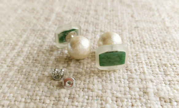 アンティークボタンのピアス(greenbutton×cottonpearl)no.9 2枚目の画像