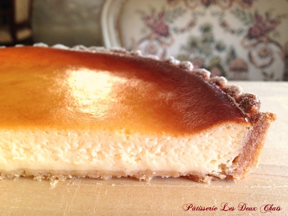 【次回4/8発送〜】フランス産チーズで作る焼きチーズタルト(16cm)★チーズケーキ好きの方へ♪お誕生日・記念日にも 2枚目の画像