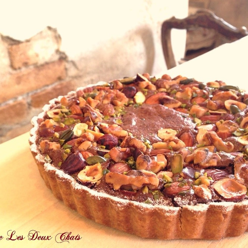 フランス産ショコラとナッツのタルト(16cm)☆香ばしく甘さ控えめ