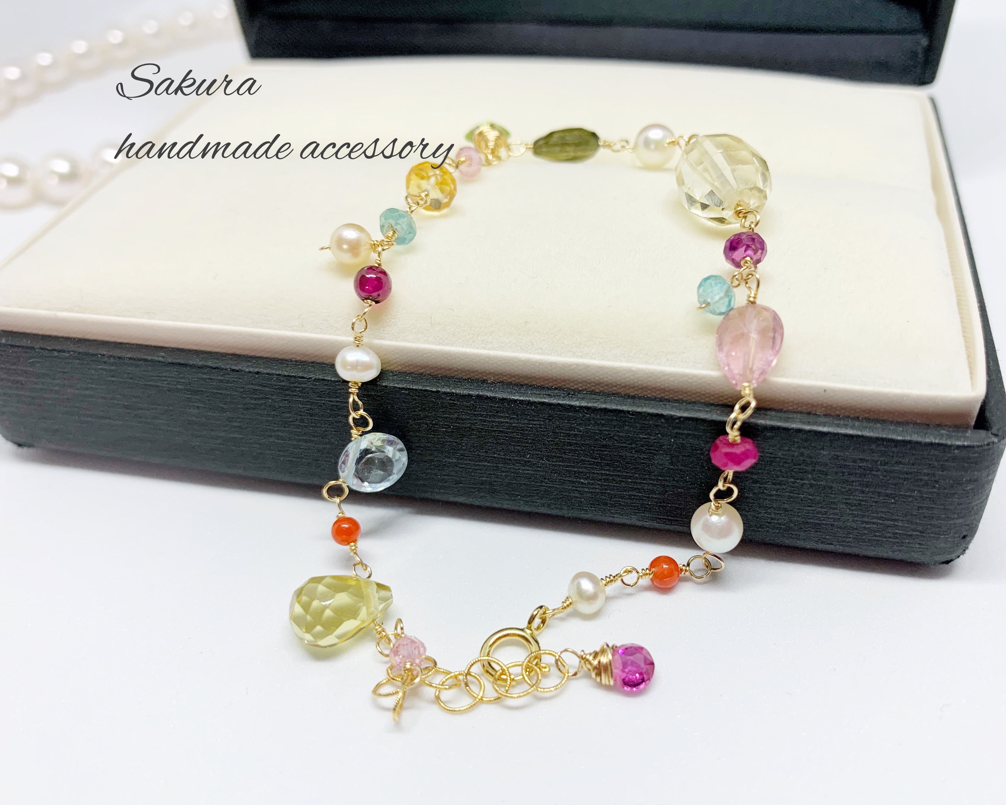 ★14kgf★レインボーカラーのキラキラブレスレット★