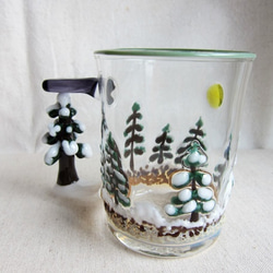 耐熱ガラスのマグカップ　冬の森 4枚目の画像