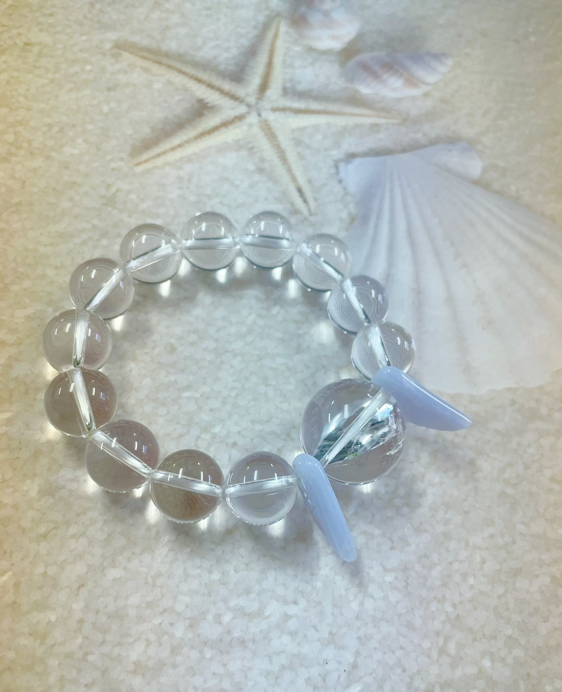 天使のブレスレット(大粒)〜アイリスクォーツ玉とブルーレースの翼〜