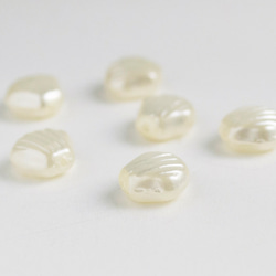 ホワイトパールの貝のビーズ (6ヶ） 4枚目の画像