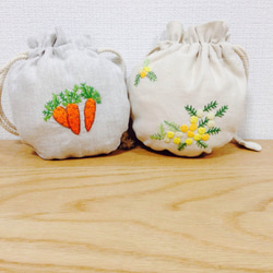 2 小銭入れの手刺繍 1枚目の画像