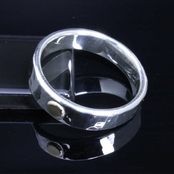 指輪 メンズ レディース : K18 ドット 丸 鎚目 シルバー リング 5mm幅 12～27号 シンプル ペアリング 2枚目の画像