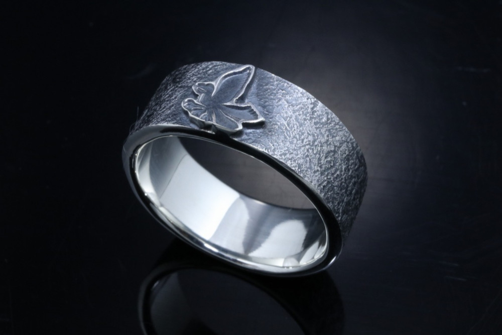 指輪 メンズ : 八咫烏 平打ち リング 燻し仕上げ シルバーリング 神話 12～27号