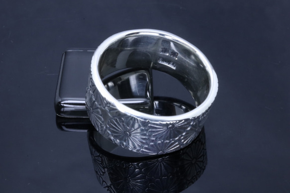 指輪 メンズ : 乱菊 菊紋 平打ち シルバー リング 10mm幅 14～27号 シンプル 和柄 和風 ブランド 4枚目の画像