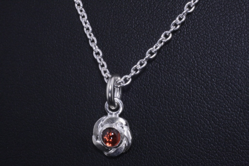 ペンダント ネックレス レディース / 小花 ペンダント トップ 天然石付き