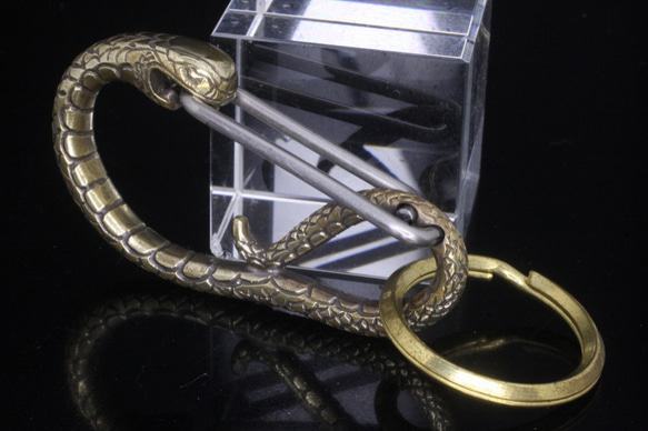 龍頭 蛇カラビナ 真鍮 キーホルダー キーフック スネーク ギフト 3枚目の画像