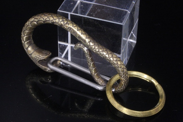 龍頭 蛇カラビナ 真鍮 キーホルダー キーフック スネーク ギフト 4枚目の画像