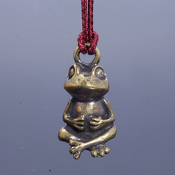 根付　蛙　カエル　現代根付 根付 蛙 カエル 現代根付 葉隠れ 老蛙、天に祈る」 | 現代根付、比古