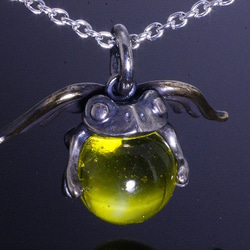 ペンダント メンズ レディース : 天使 蛙 玉 シルバー ペンダントトップ （Yellow Glass） お守り 5枚目の画像