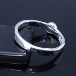 指輪 メンズ レディース : 丸 鎚目 シルバー リング 3mm幅 石付 8～26号 シンプル ペアリング 4枚目の画像
