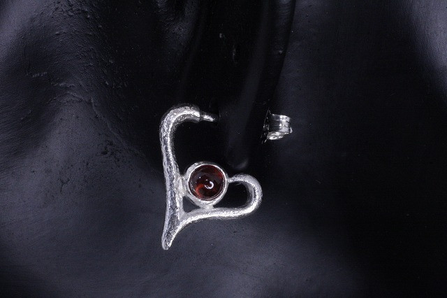 ピアス レディース : 岩石 ハート ピアス 1ヶ シルバー イヤリング 片耳 シングル