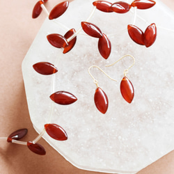 半額SALE【訳あり・選べる】なつめ風　レッドアゲート　大粒マーキス　サージカルステンレスフックピアス 6枚目の画像