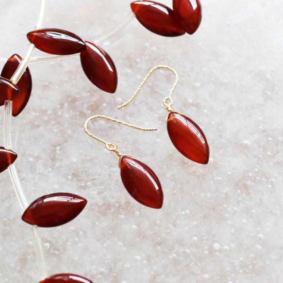 半額SALE【訳あり・選べる】なつめ風　レッドアゲート　大粒マーキス　サージカルステンレスフックピアス 9枚目の画像