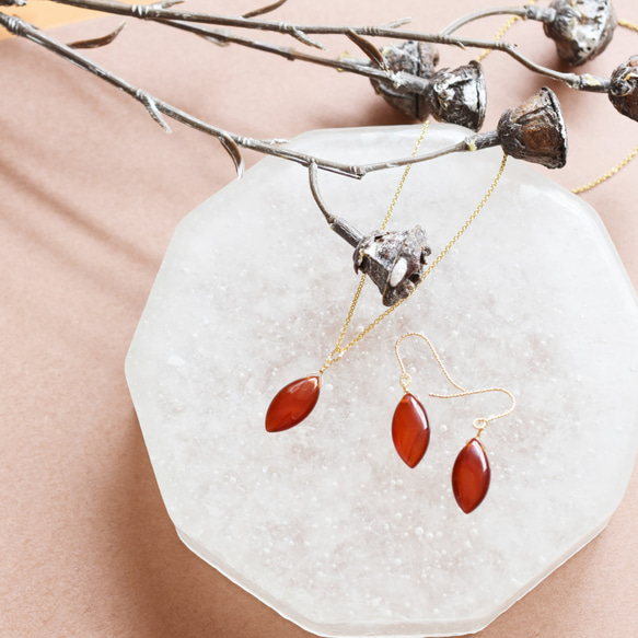 半額SALE【訳あり・選べる】なつめ風　レッドアゲート　大粒マーキス　サージカルステンレスフックピアス 10枚目の画像