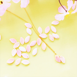 半額SALE【限定数のみ】花いかだ　桜の花びら　クイーンコンクシェル　サージカルステンレスネックレス40cm 4枚目の画像