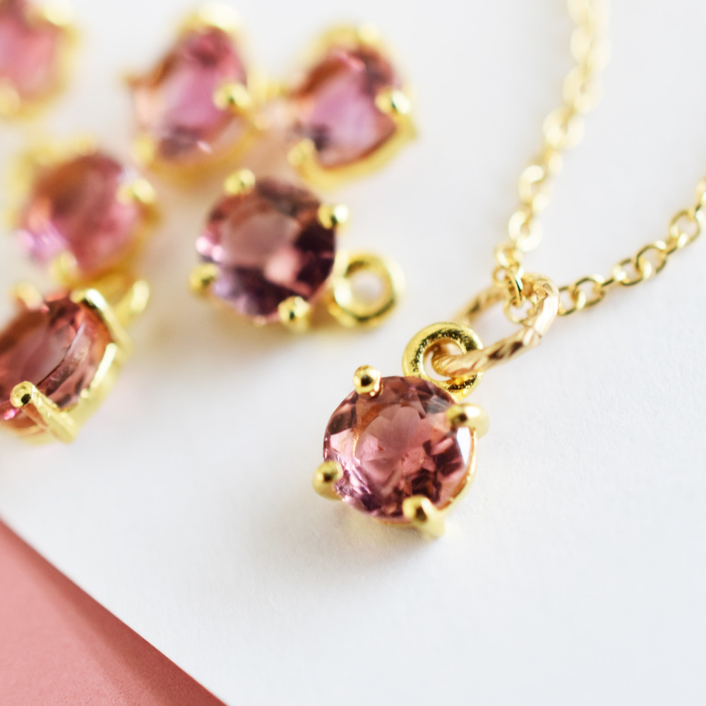 【残り9・濃い色】宝石用ルース　ハニーピンクカラー　ピンクトルマリン　ラウンド枠留め　サージカルステンレスネックレス