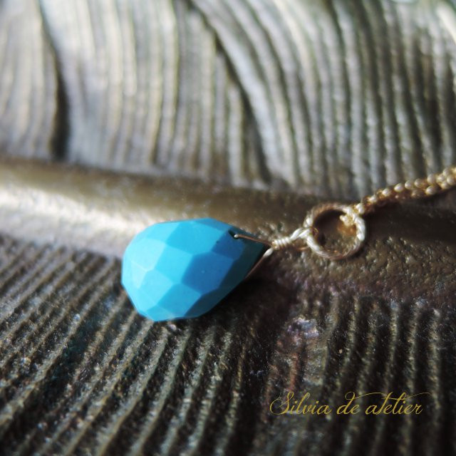 残り4　AAAA　アリゾナ産スリーピングビューティー　ターコイズ　カットドロップ　ステンレスネックレス50cm