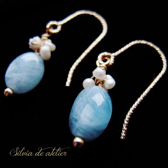 天空與花　藍海藍寶石蛋白石×不規則形淡水珍珠　14kgf閃光鉤狀耳環 第3張的照片