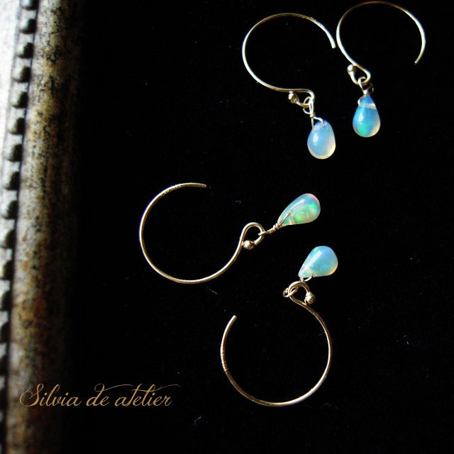 AAA++　エチオピアンプレシャスオパール　一粒　ミニドロップ　フープフック14kgfピアス