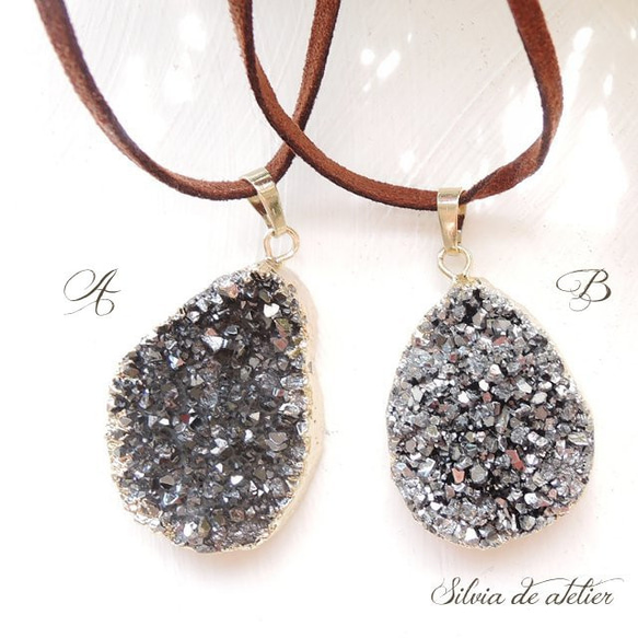 【SALE / 1分·B型】黑色銀色Druzy Frame吊墜絨面革線項鍊 第3張的照片