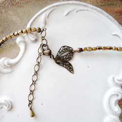 僅限數量Greige色侯爵夫人貝殼和古董金珠子長項鍊 第5張的照片