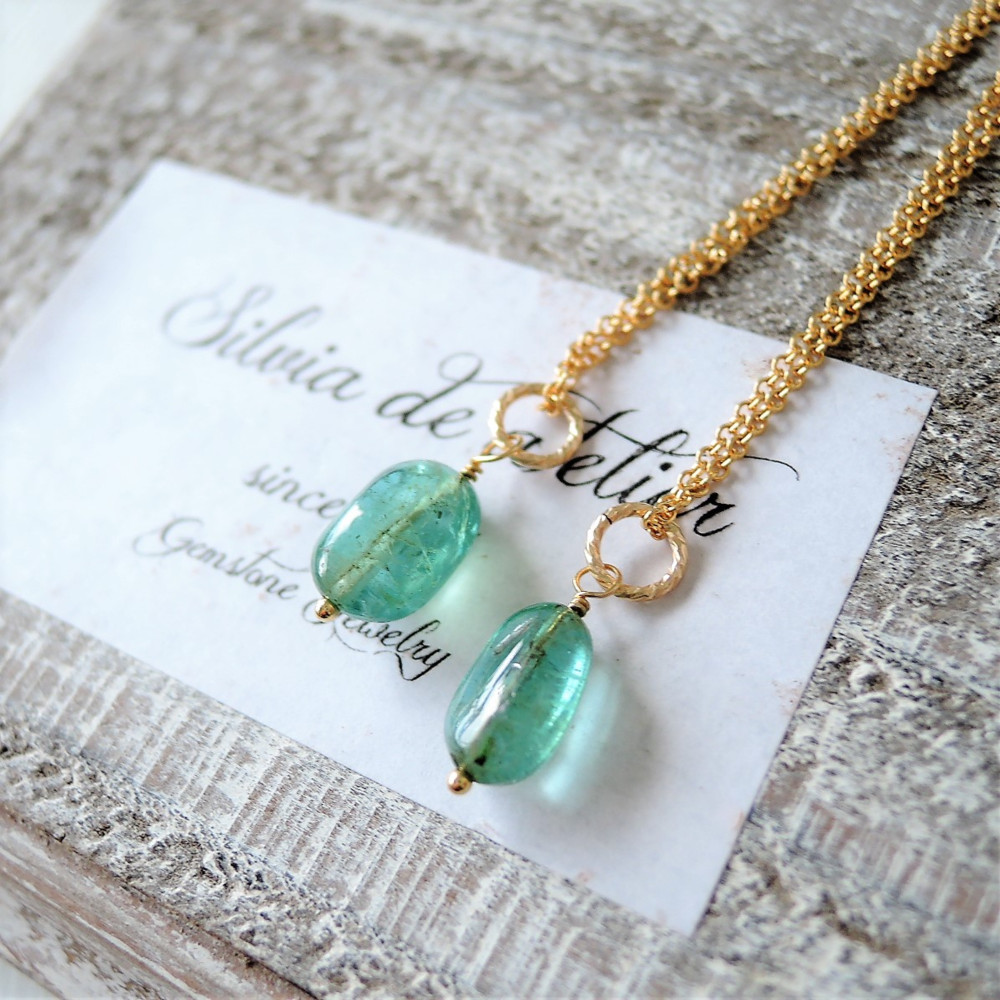 20％OFF　SALE【限定２】AAA＋　ザンビア産エメラルド　オーバル　約40cmサージカルステンレスネックレス