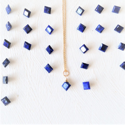 【人気再入荷】夜空から零れる　ラピスラズリ　プリンセスカット　サージカルステンレス約40cmチェーンネックレス 1枚目の画像