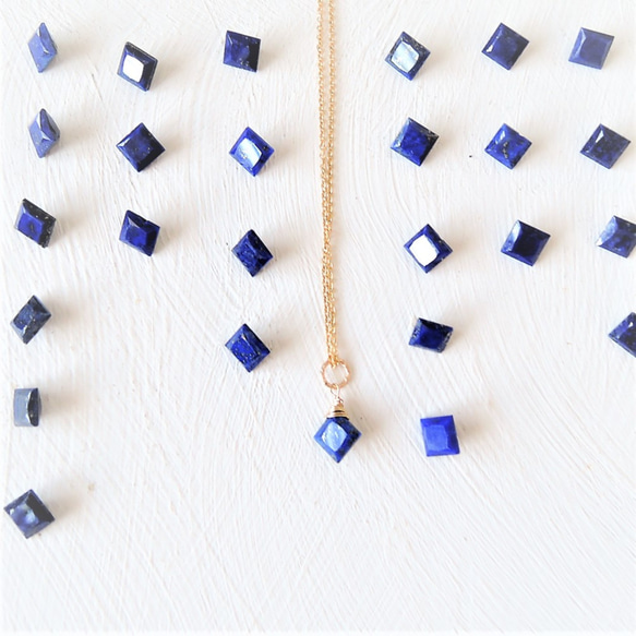 【人気再入荷】夜空から零れる　ラピスラズリ　プリンセスカット　サージカルステンレス約40cmチェーンネックレス 1枚目の画像
