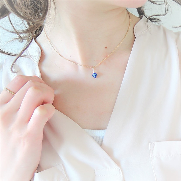 【人気再入荷】夜空から零れる　ラピスラズリ　プリンセスカット　サージカルステンレス約40cmチェーンネックレス 8枚目の画像